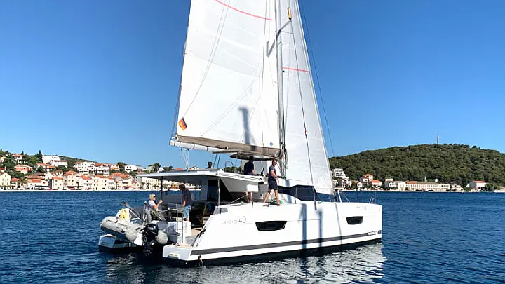 Lucia 40 - 