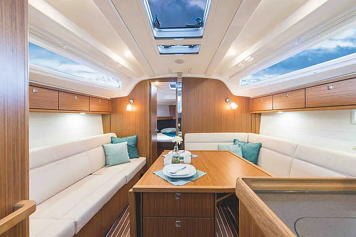 Bavaria Cruiser 37 - 