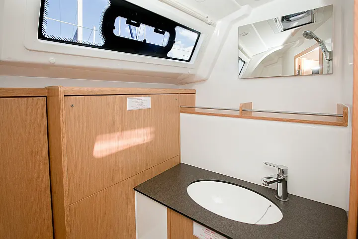 Bavaria Cruiser 37 - 