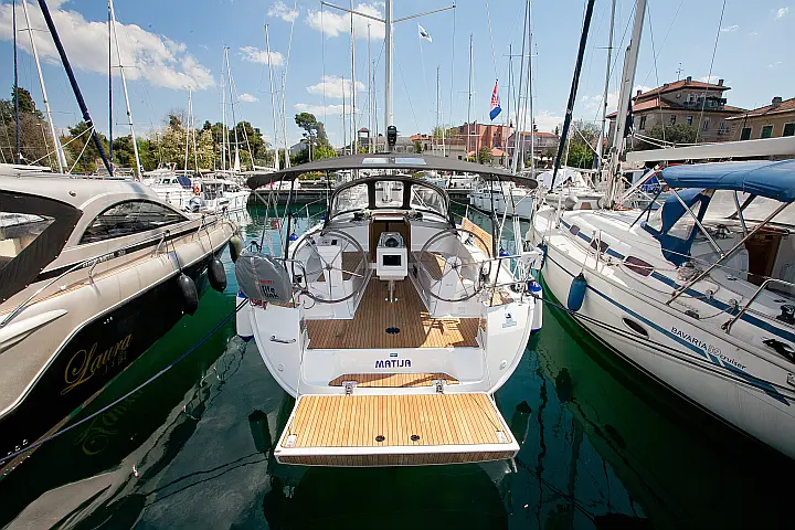 Bavaria Cruiser 37 - 