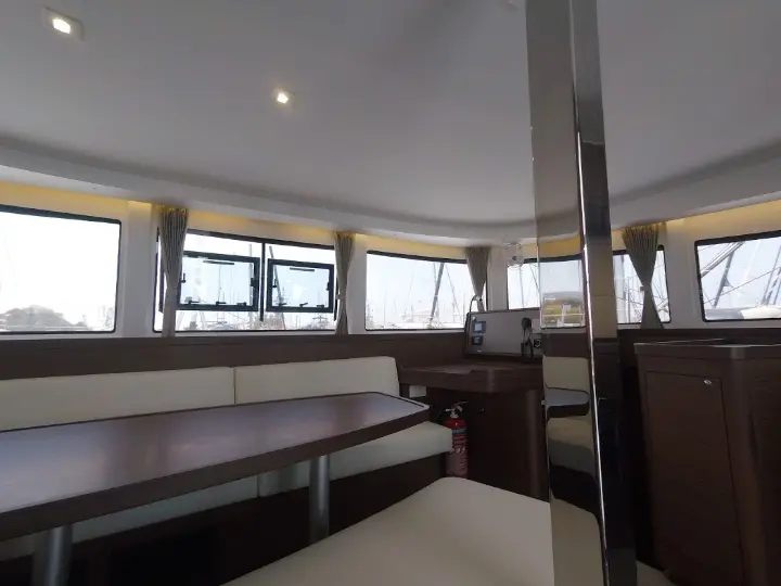 Lagoon 42 - 