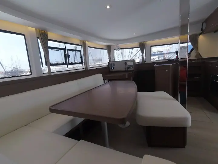 Lagoon 42 - 