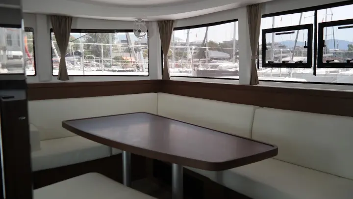 Lagoon 42 - 