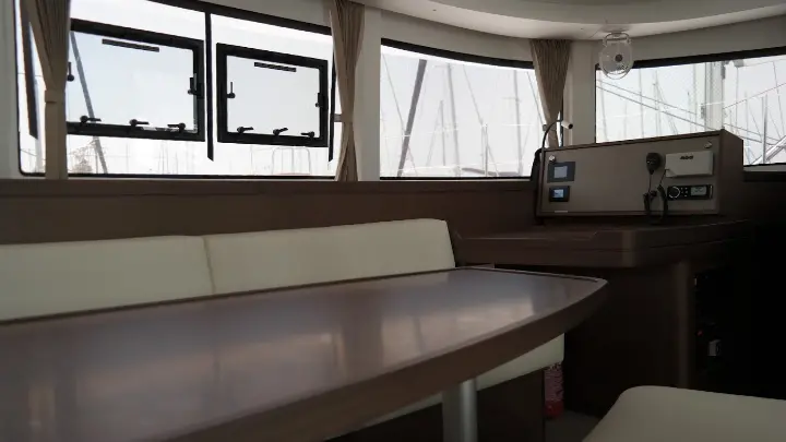 Lagoon 42 - 