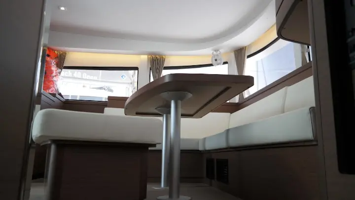 Lagoon 42 - 