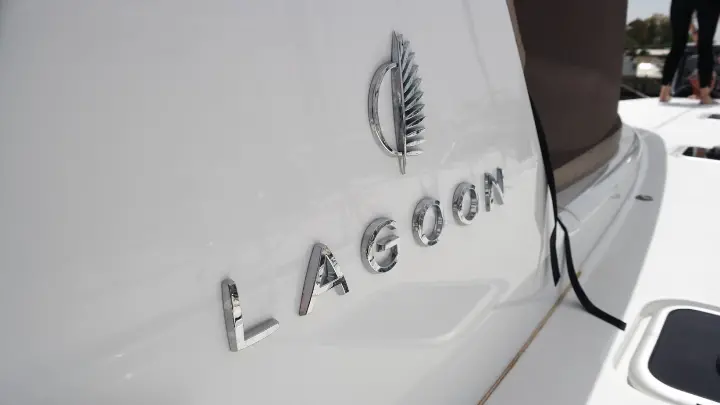 Lagoon 42 - 