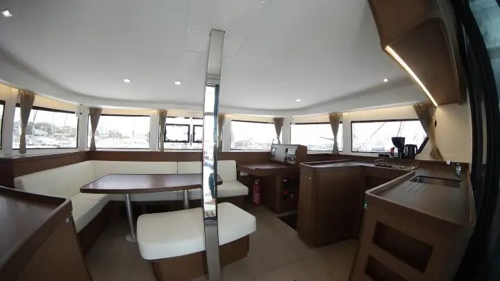 Lagoon 42 - 