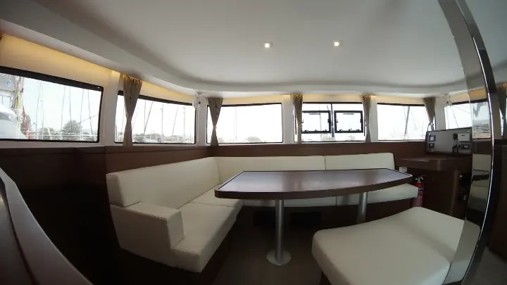 Lagoon 42 - 