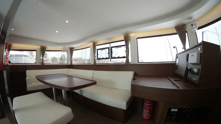 Lagoon 42 - 