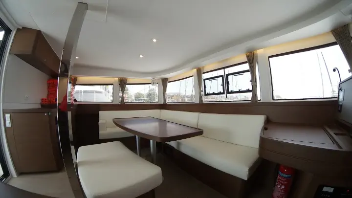 Lagoon 42 - 