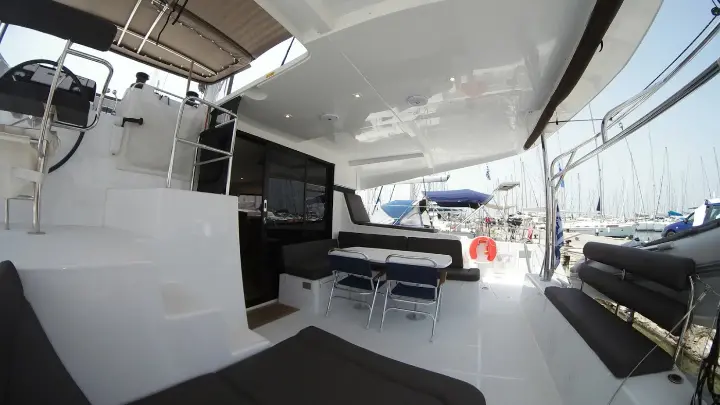 Lagoon 42 - 