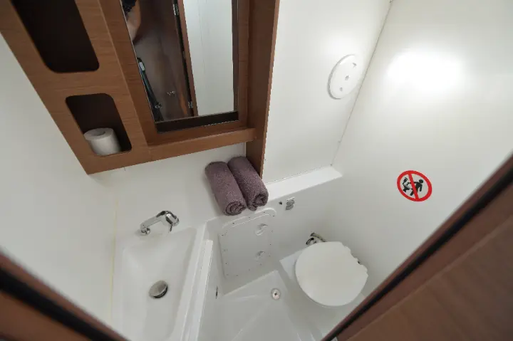Lagoon 42 - 