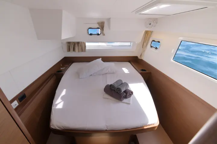 Lagoon 42 - 