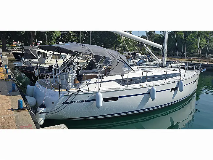 Bavaria Cruiser 37 - External image