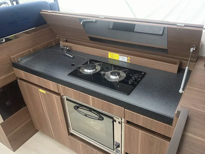 Sealine C390 - 