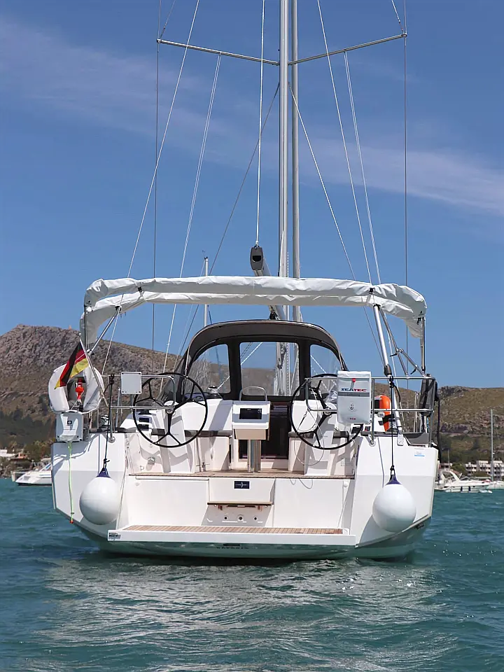 Bavaria C38 - 