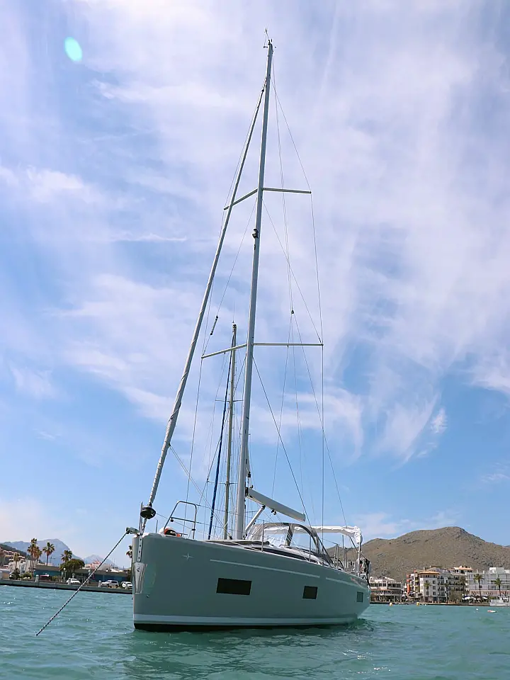 Bavaria C38 - 