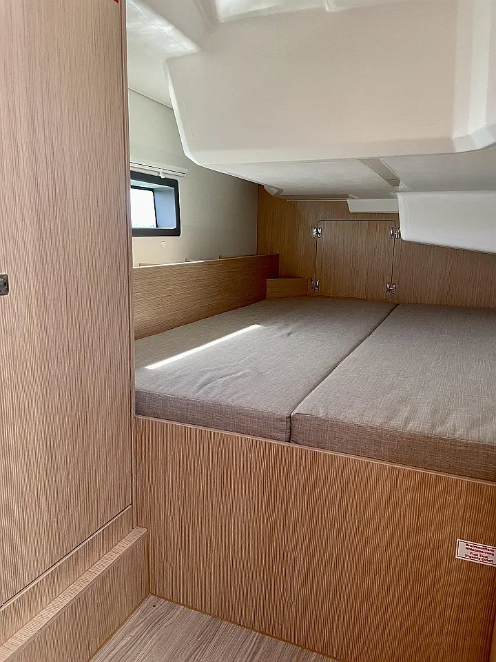 Bavaria C38 - 