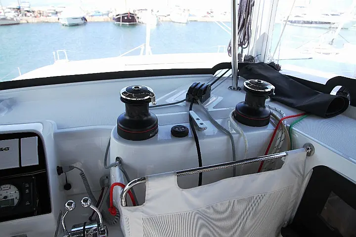 Lagoon 42 (4 Dbl / 2 singles 12) - 