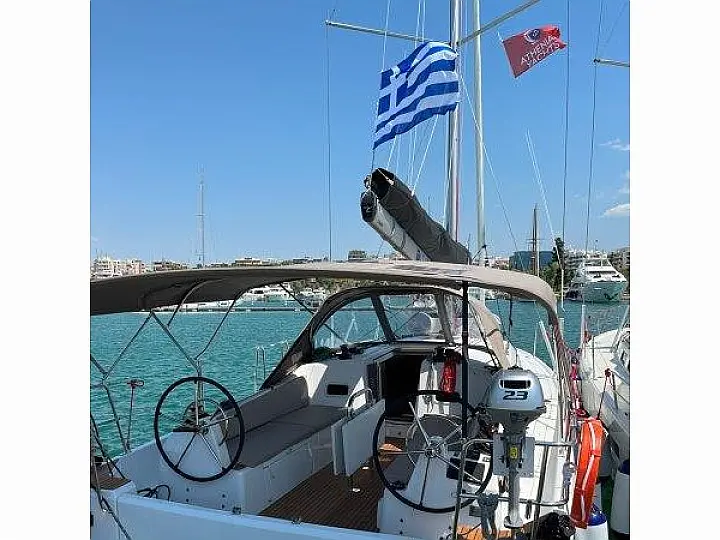 Sun Odyssey 380 - External image