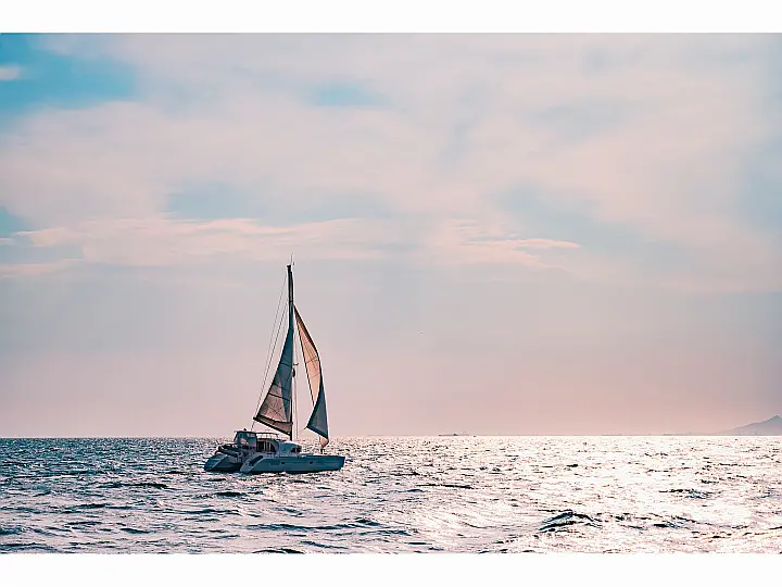 Lagoon 380  - External image