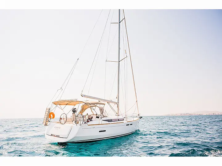 Sun Odyssey 449 - External image