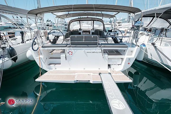 Dufour 470 owner layout - 