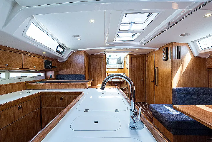 Bavaria Cruiser 56 - 