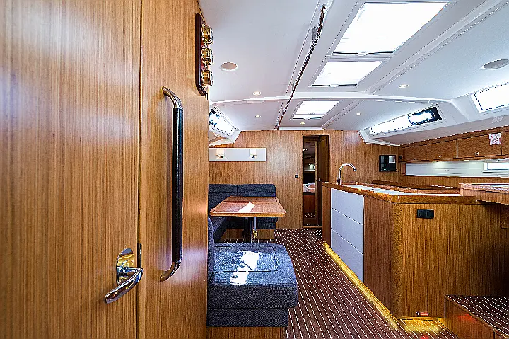 Bavaria Cruiser 56 - 