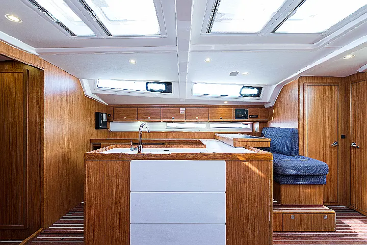 Bavaria Cruiser 56 - 