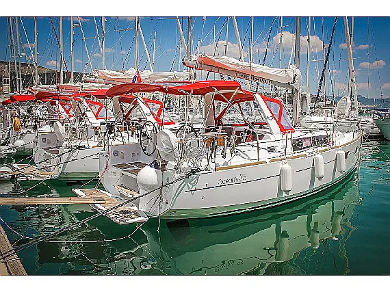 Oceanis 35