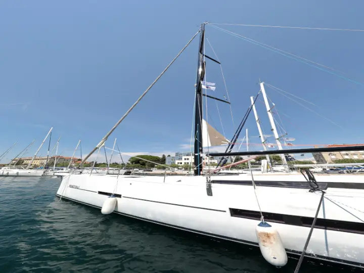 Dufour 560 - 