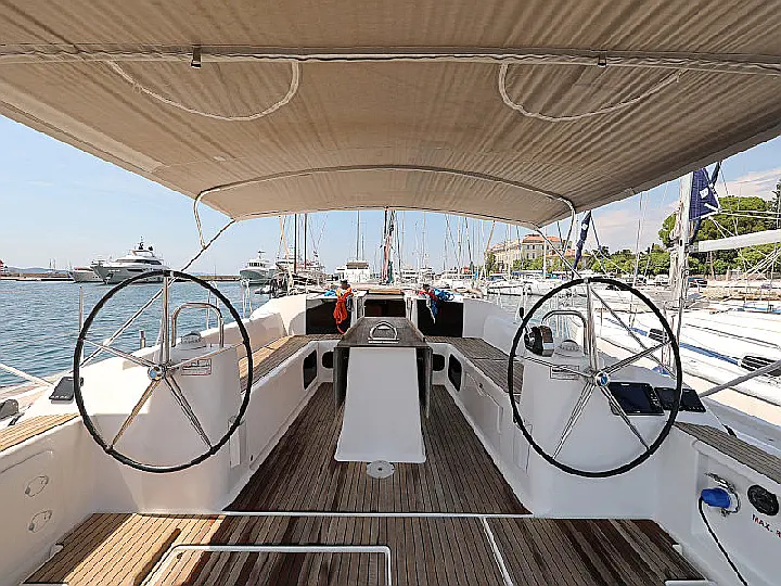Dufour 560 - 