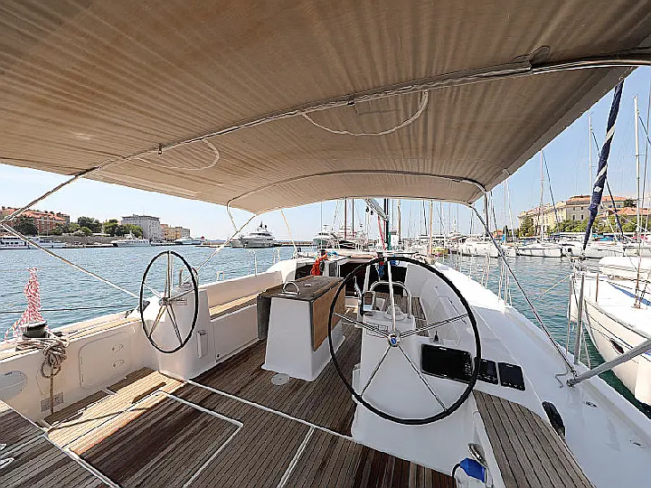 Dufour 560 - 