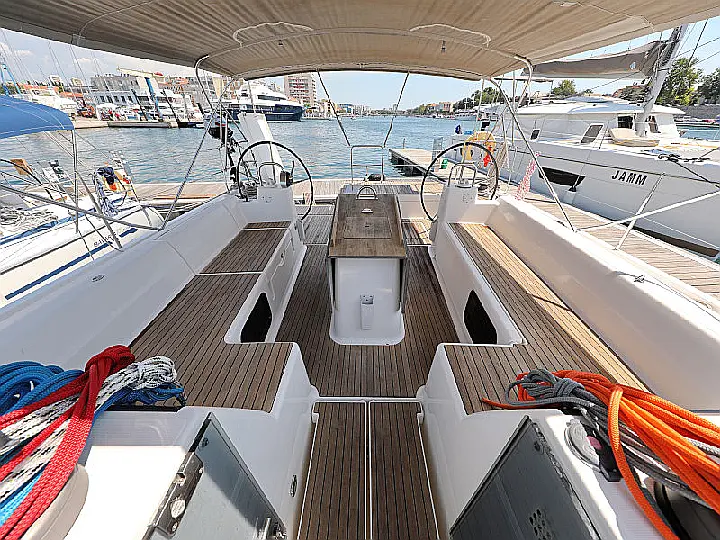 Dufour 560 - 