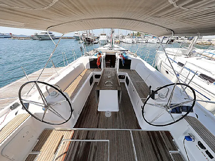 Dufour 560 - 