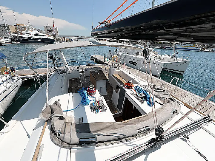 Dufour 560 - 