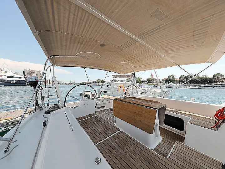 Dufour 560 - 