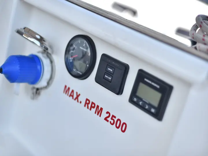 Dufour 560 - 