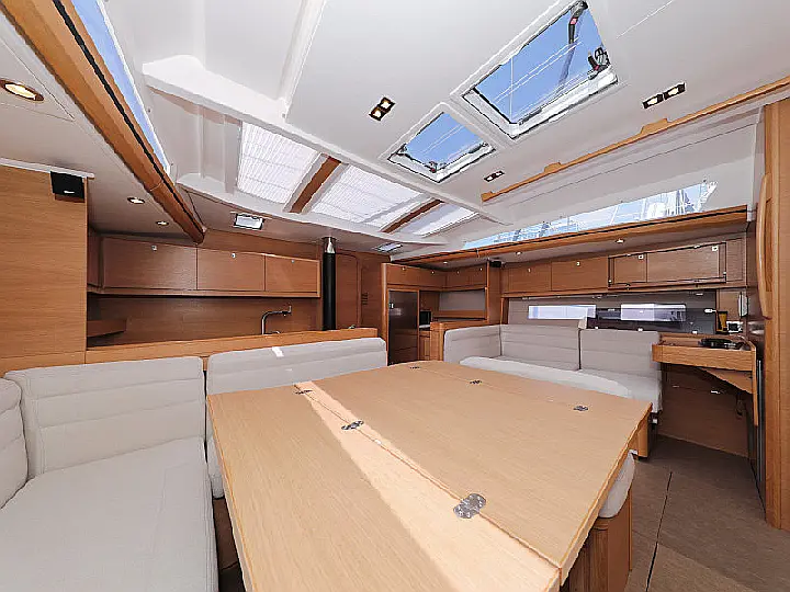 Dufour 560 - 