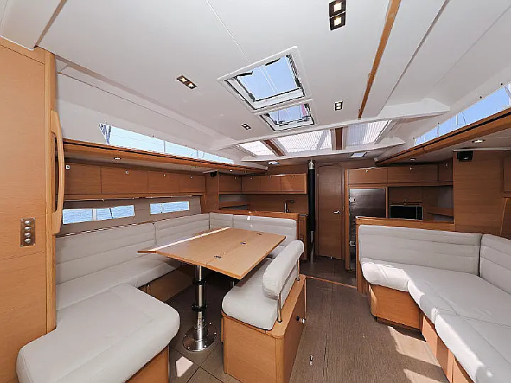 Dufour 560 - 