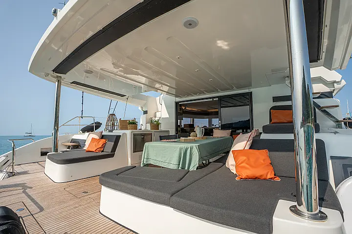 Lagoon 55 - Cockpit