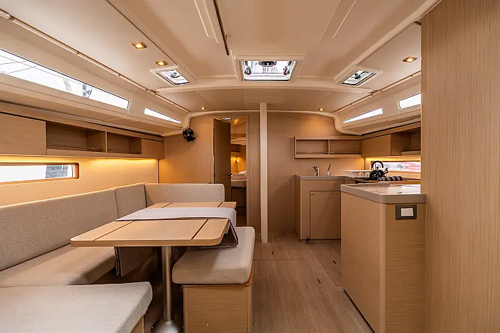 Oceanis 40.1 - Dinette