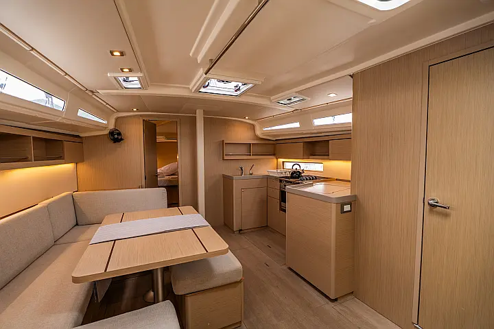 Oceanis 40.1 - Dinette