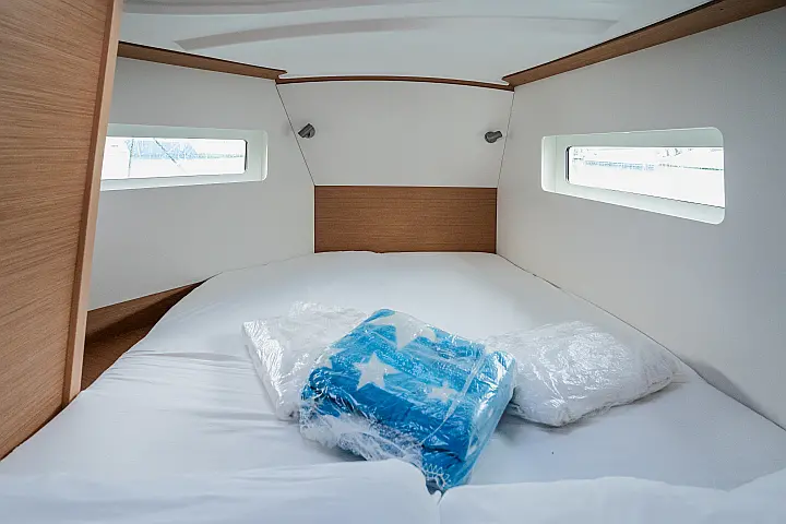 Sun Odyssey 380 - Cabin