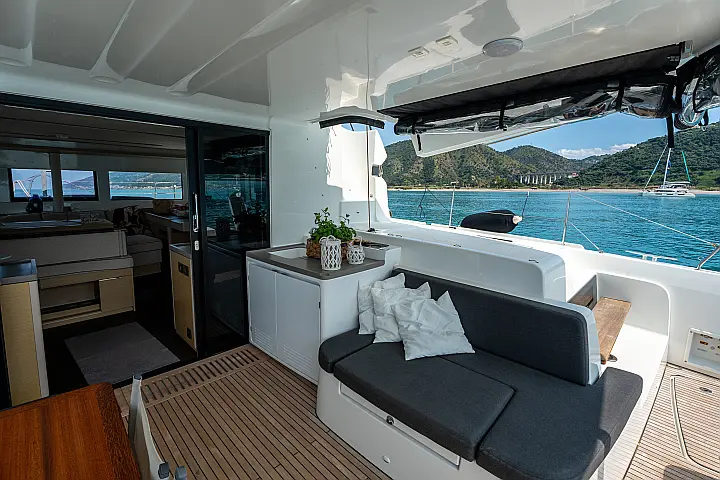 Lagoon 51 - Owner's Version - Cockpit