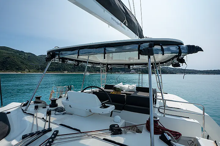 Lagoon 51 - Owner's Version - Flybridge