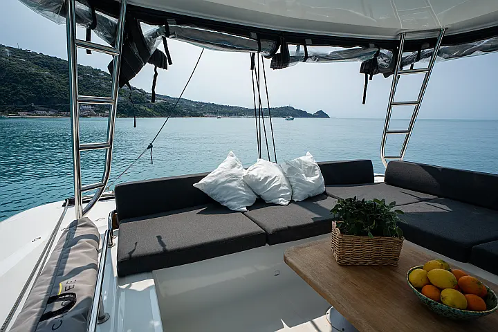 Lagoon 51 - Owner's Version - Flybridge