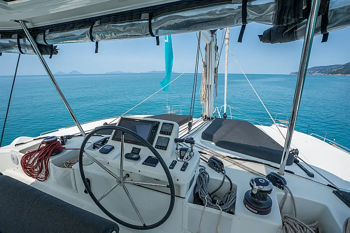 Lagoon 51 - Owner's Version - Flybridge