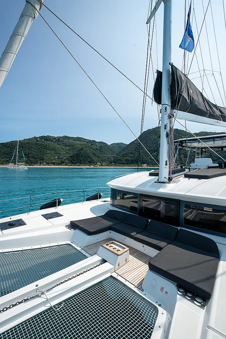 Lagoon 51 - Owner's Version - Bow